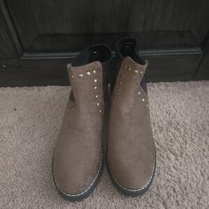 NWOT SEVEN 7 Booties